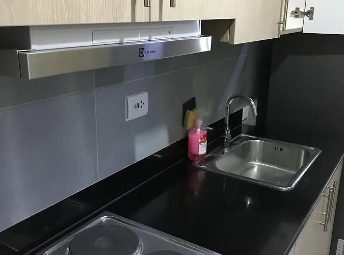 Bay Breeze Residences With Pool View Manila